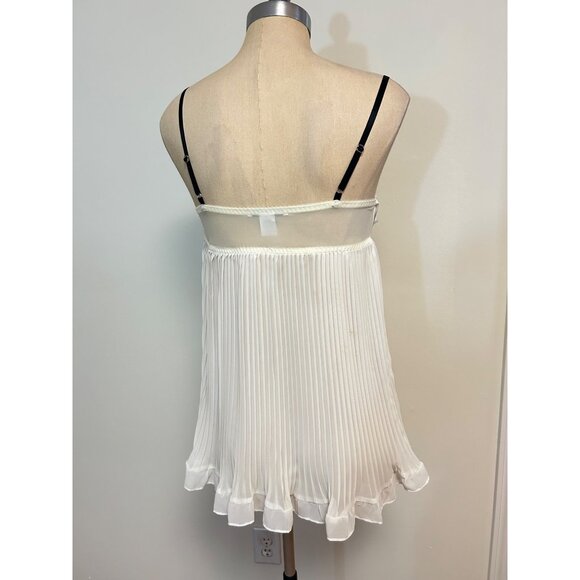 Linea Donatella White Pleated Babydoll Chemise NWT Medium - Picture 4 of 6